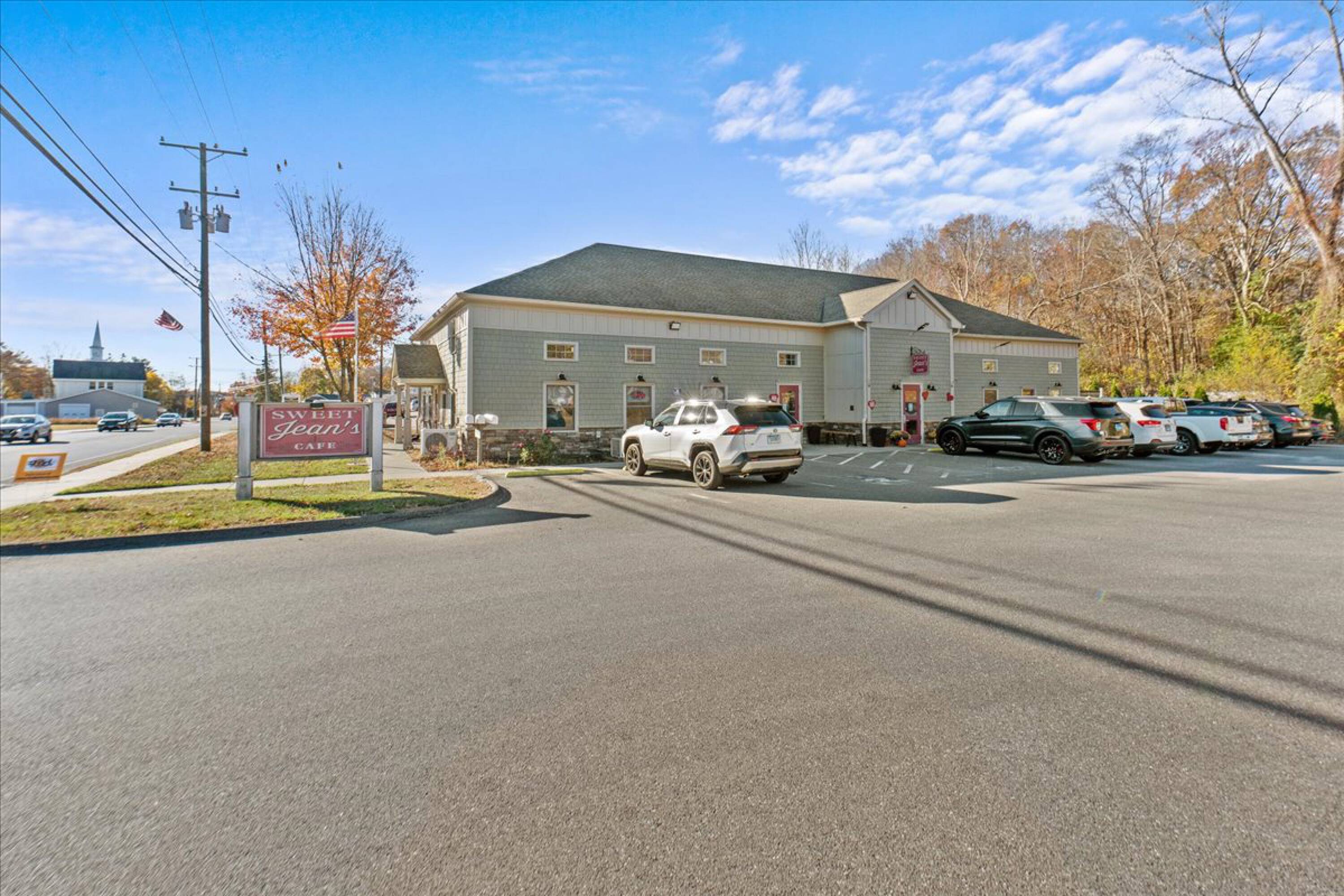 Commercial Property for Sale in East Hampton Connecticut 06424